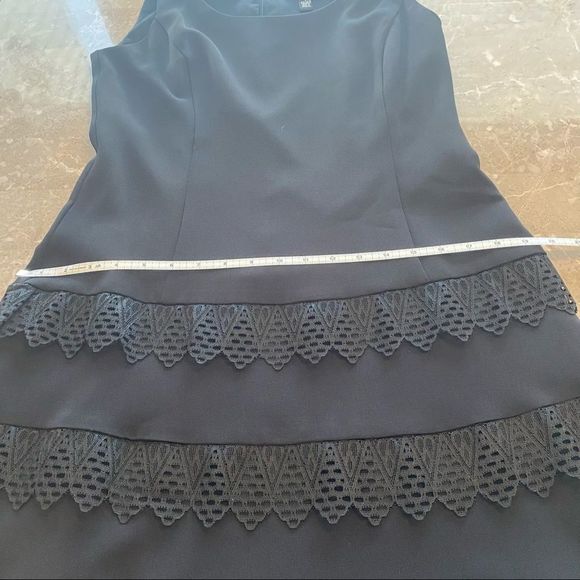 Chetta B sleeveless black fully lined dress lace detail on bottom size 8 - Picture 5 of 10